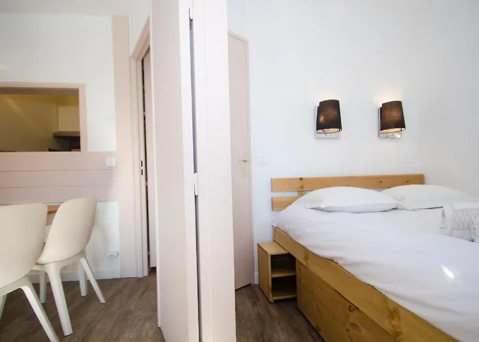 à Avec Vue Mont-blanc, Capacité 4 Personnes, Animaux Admis - Fr-1-343-157 Appartement
